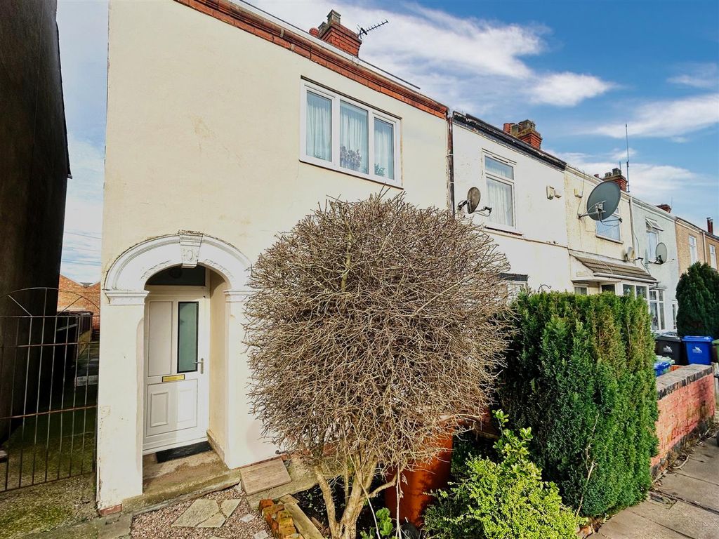 3 bed end terrace house for sale in Gilbey Road, Grimsby DN31, £78,000