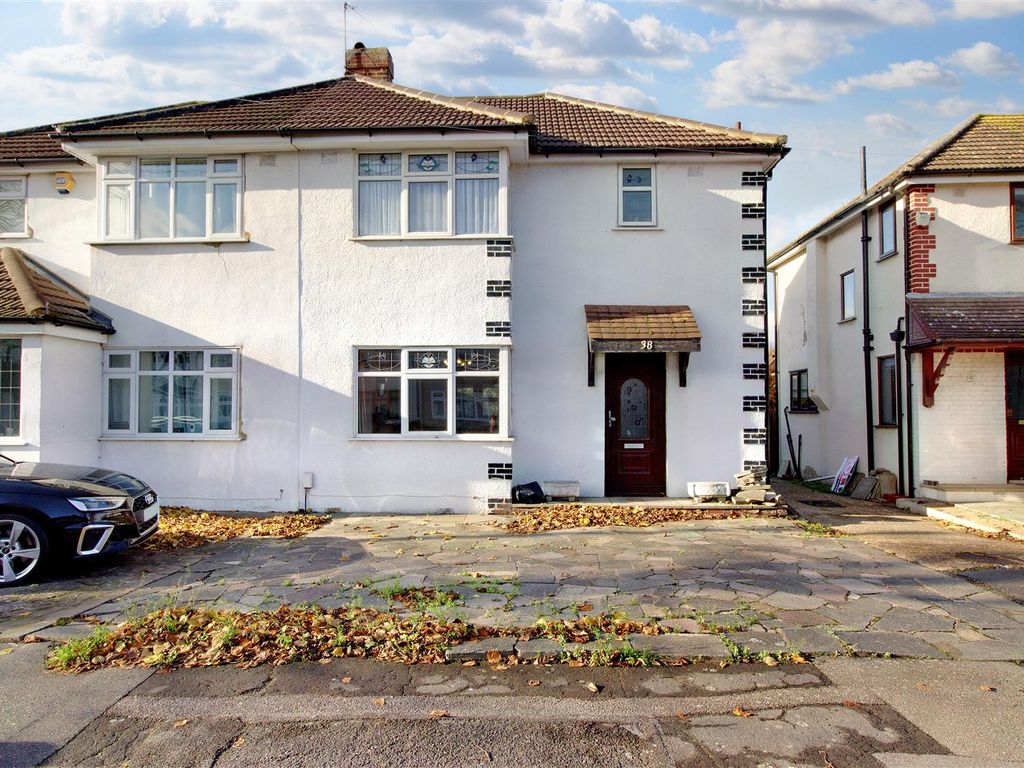 3 bed semidetached house for sale in Elms Farm Road, Hornchurch RM12