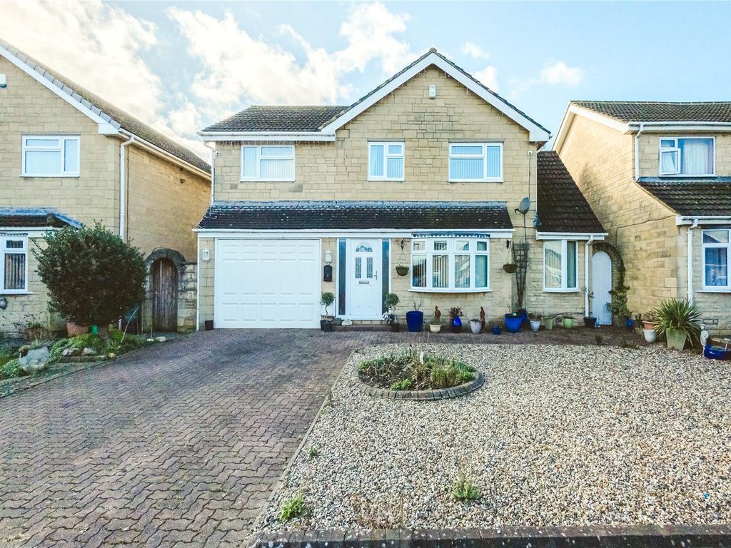 5 bed detached house for sale in Thames Avenue, Greenmeadow, Swindon