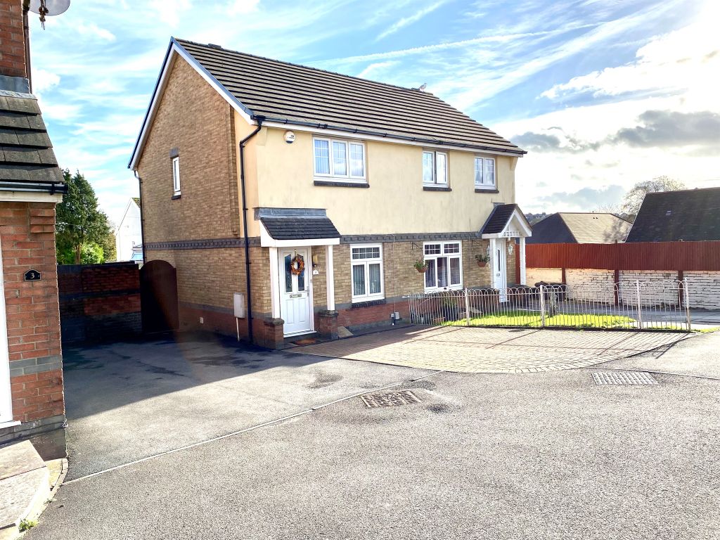 2 bed semidetached house for sale in Clos Aderyn Du, Gendros, Swansea