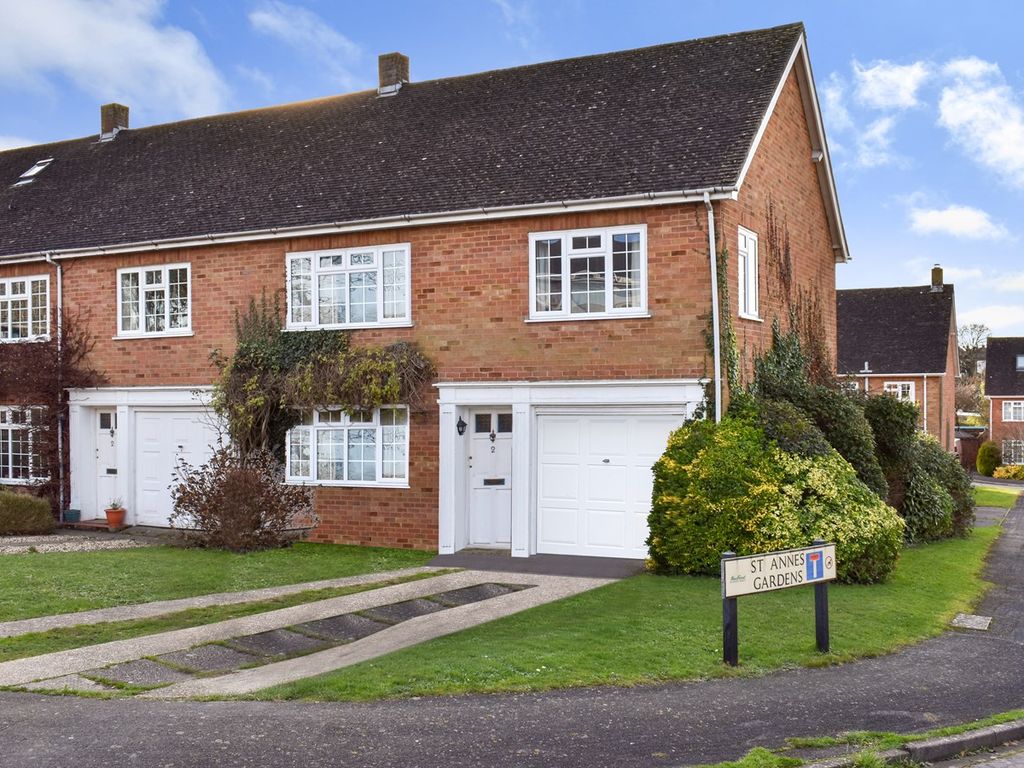 4 bed end terrace house for sale in St Annes Gardens, Lymington SO41, £