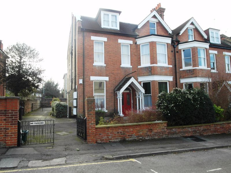 1 bed flat to rent in Claremont Gardens, Surbiton KT6 Zoopla