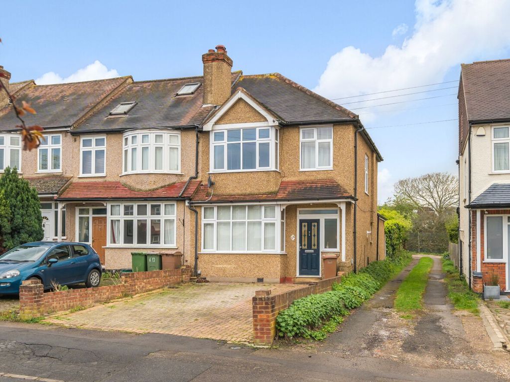 3 bed end terrace house for sale in Stoneleigh Avenue, Worcester Park
