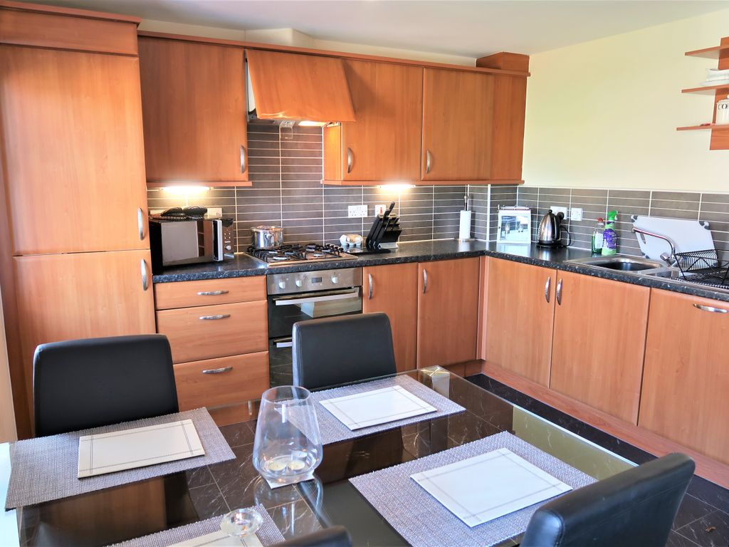 3 bed town house to rent in Cae Canol, Penarth CF64 Zoopla