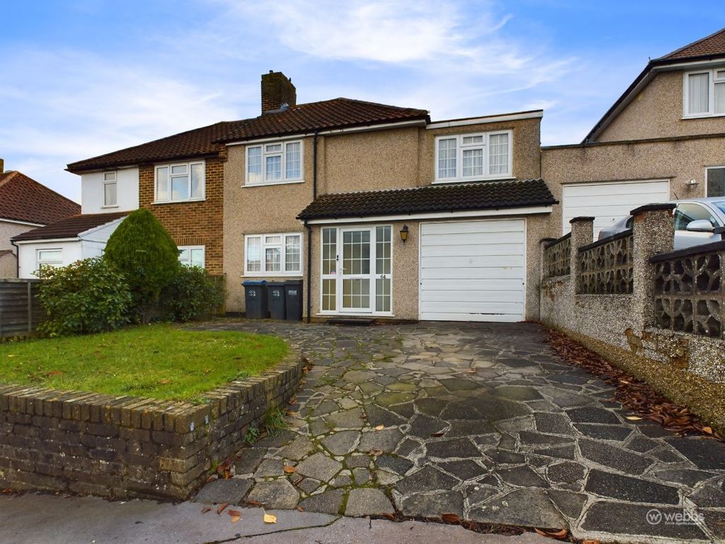 4 bed semidetached house to rent in Grenville Road, New Addington