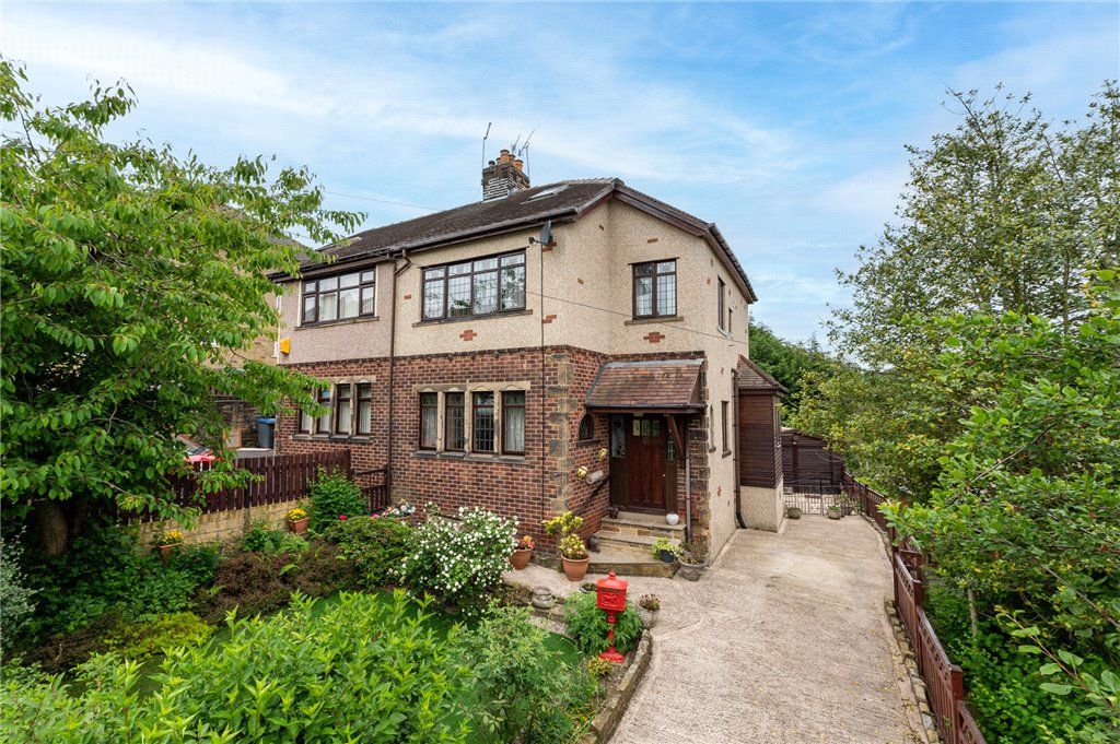 4 bed semidetached house for sale in Ashfield Drive, Bradford, West