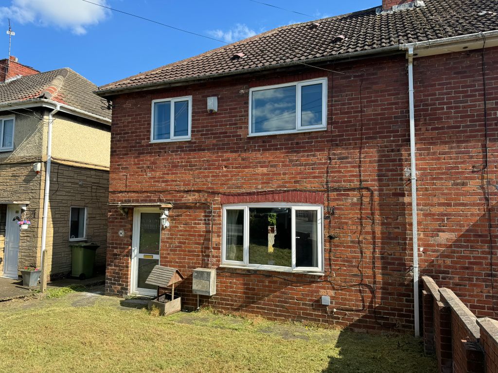 4 bed semidetached house for sale in Walton Road, Upton, Pontefract