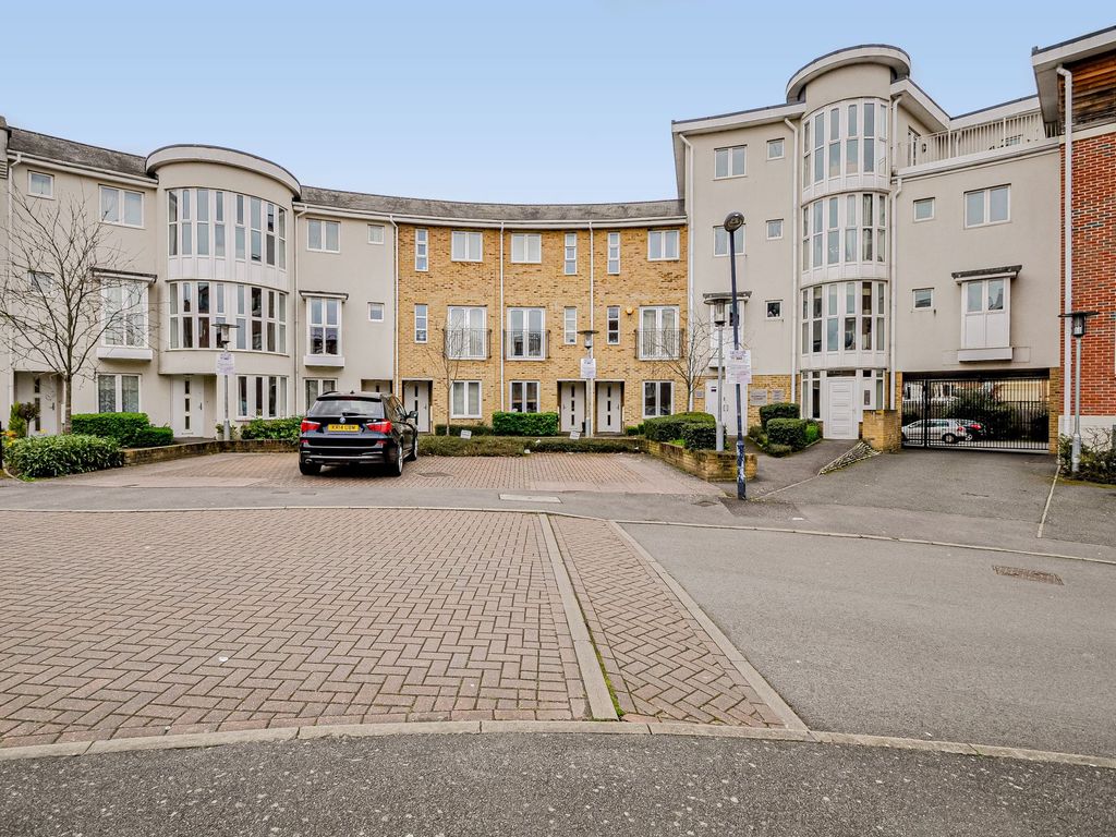 2 bed flat to rent in Kingsquarter, Maidenhead SL6 Zoopla