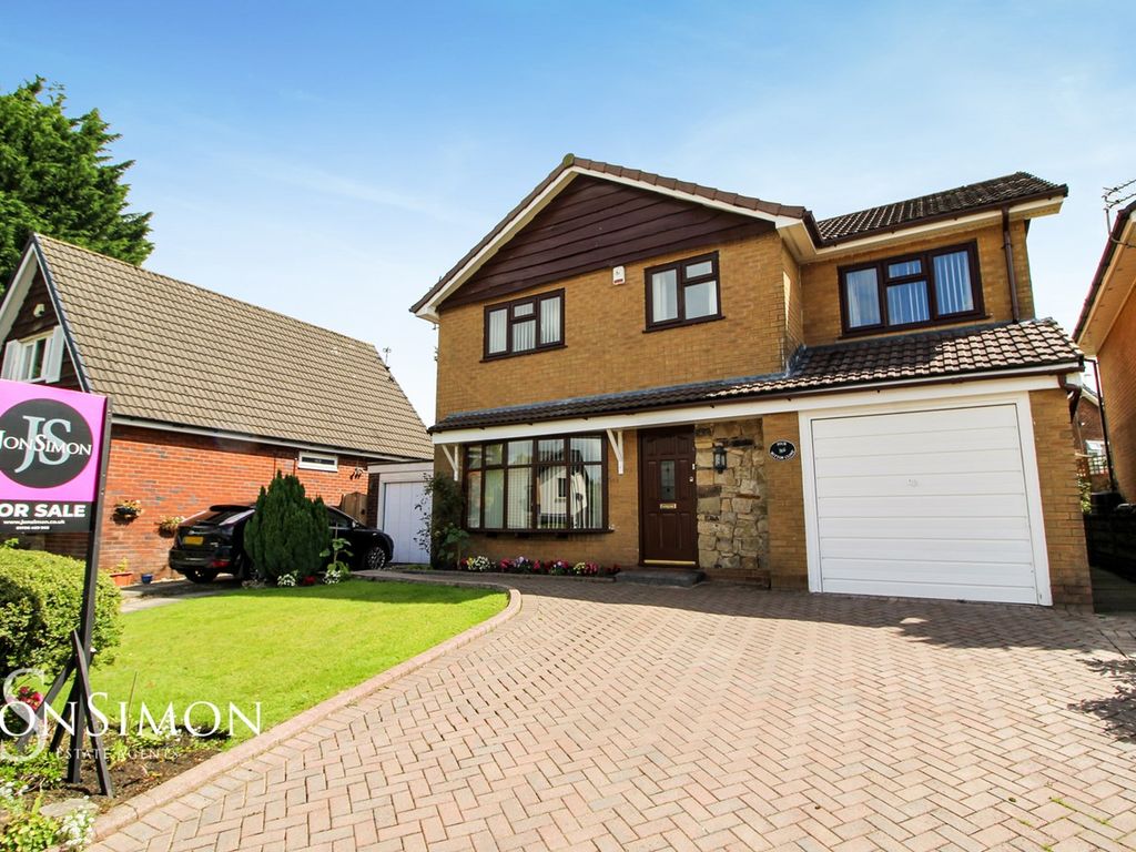 4 bed detached house for sale in Mitton Close, Lowercroft, Bury BL8, £