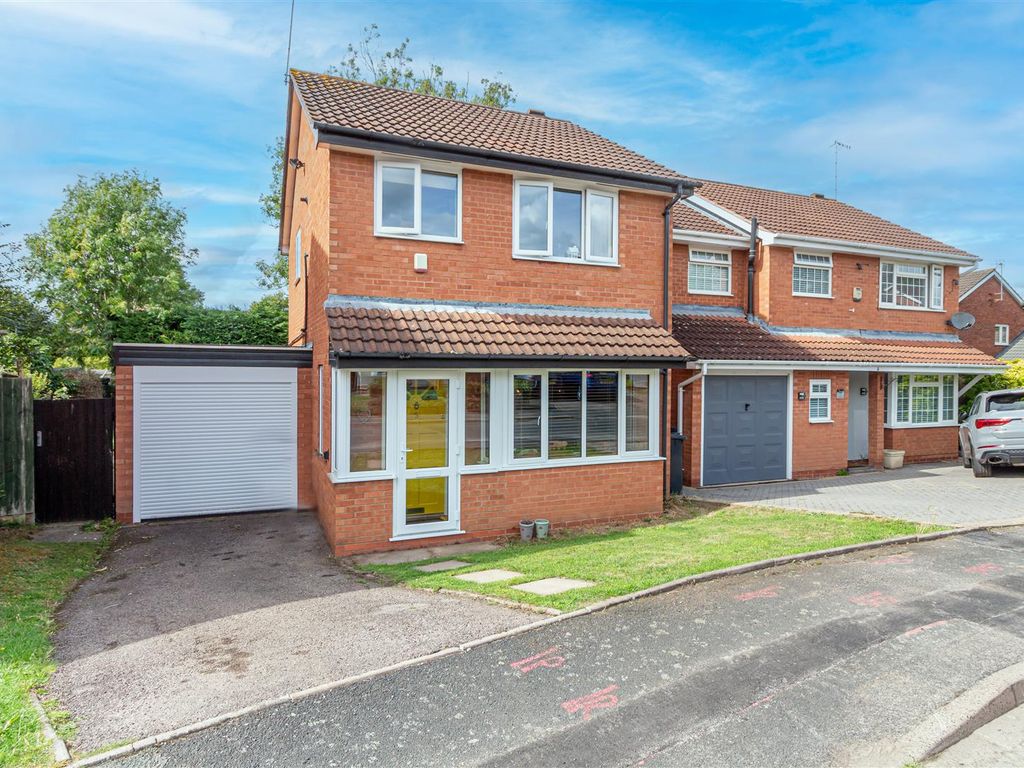 3 bed detached house for sale in Drapers Close, Worcester WR4 Zoopla