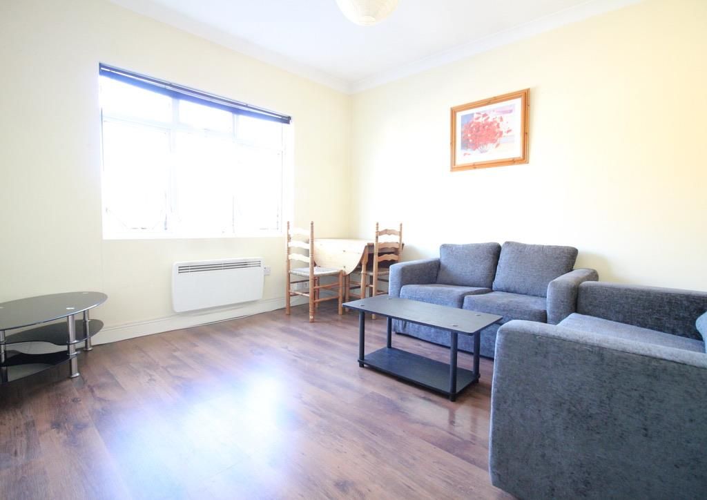 1 bed flat to rent in Vicarage Farm Road, Heston, Hounslow TW5, £1,195