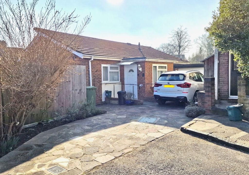 2 bed bungalow for sale in Warwick Road, St.Albans AL1 Zoopla