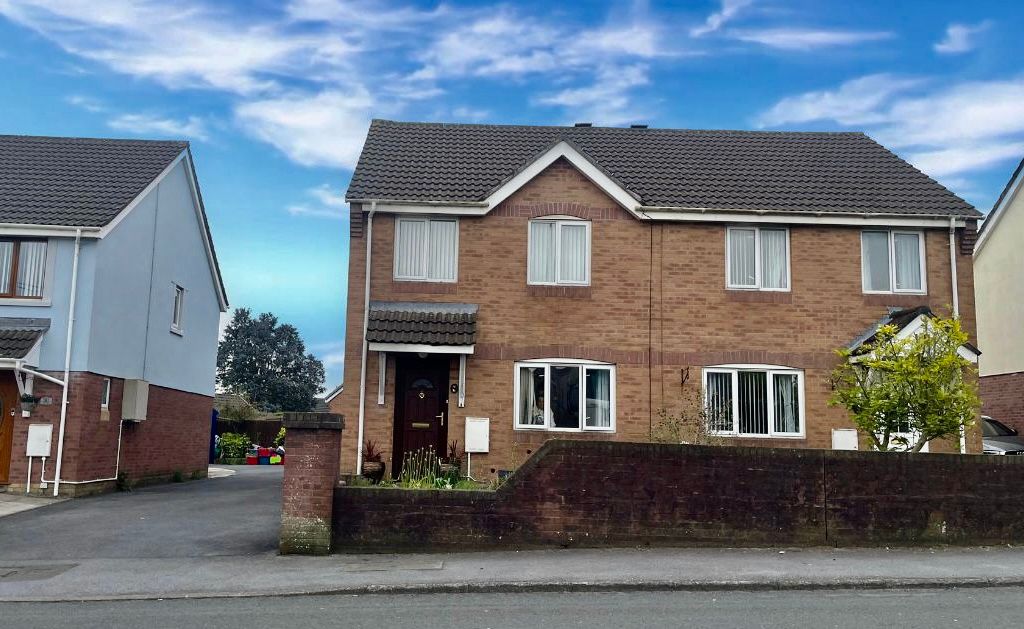 3 bed semidetached house for sale in Hendre Road, Llanelli SA14 Zoopla