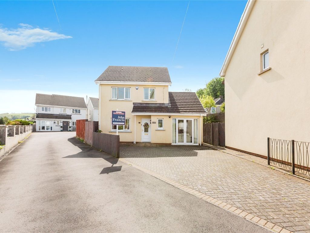 3 bed detached house for sale in Dunraven Close, Penclawdd, Swansea SA4