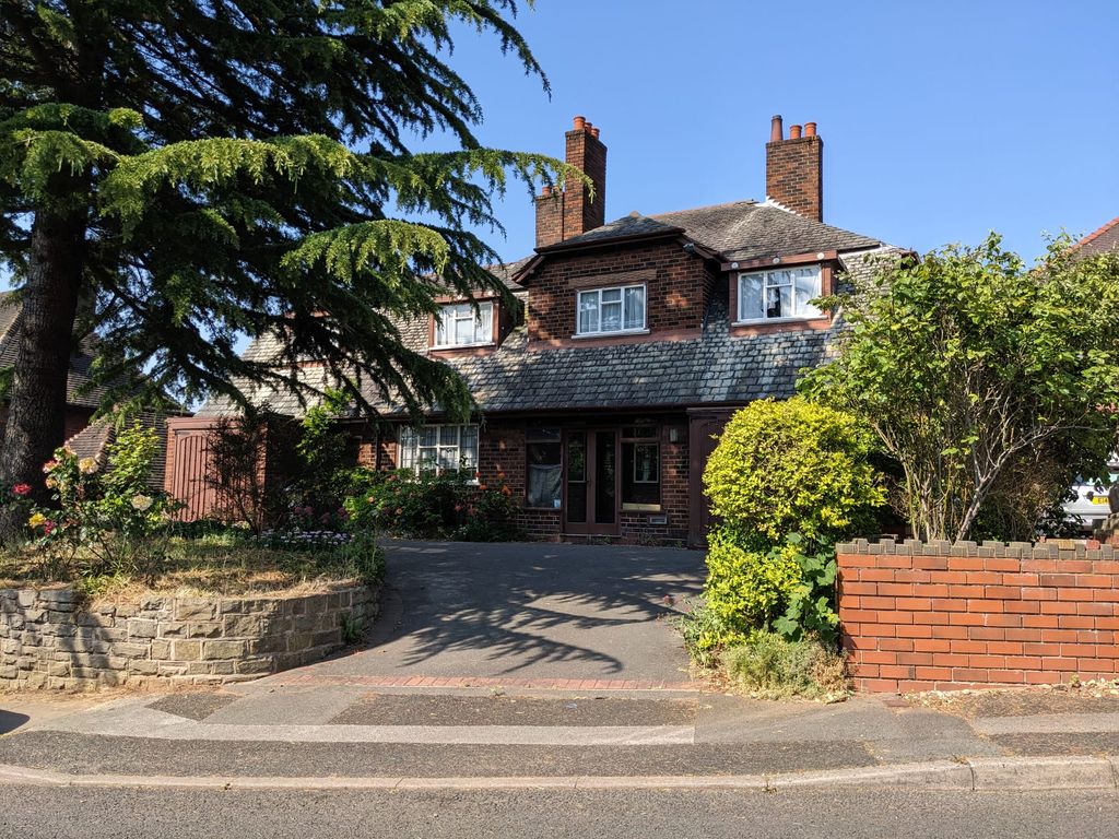 5 bed detached house for sale in West Drive, Heathfield Park