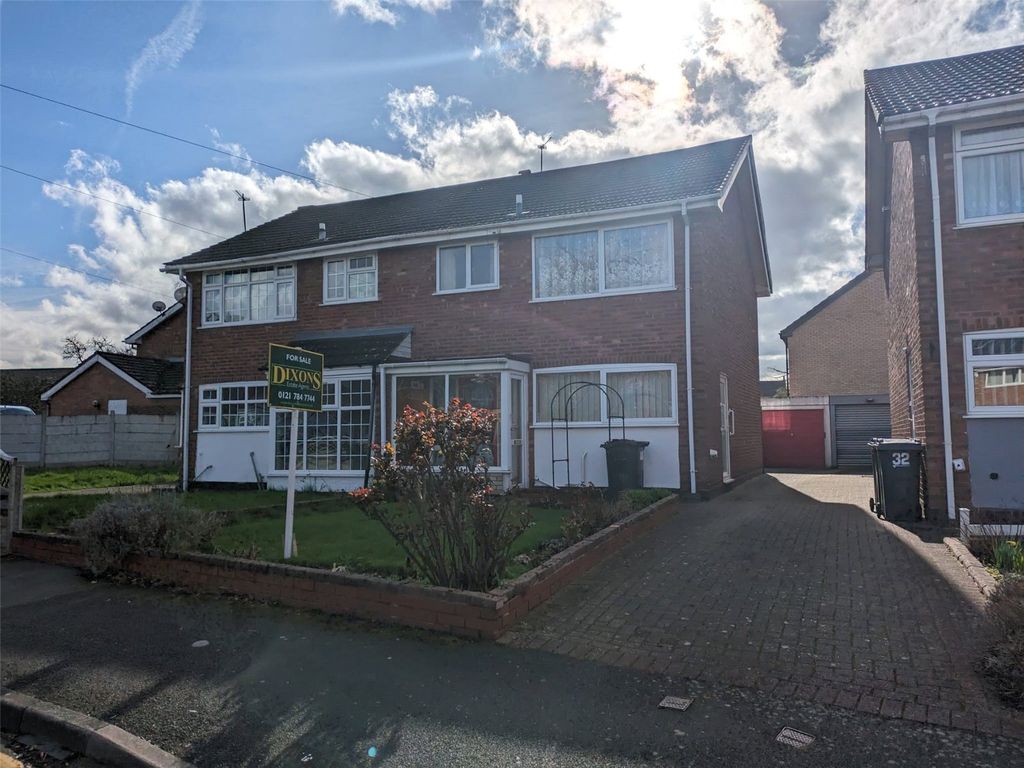 3 bed semidetached house for sale in Mears Drive, Birmingham, West
