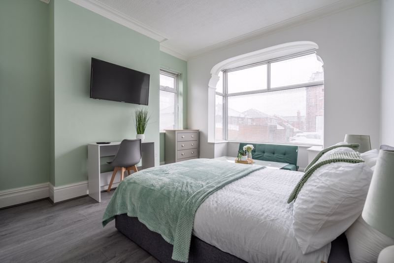 1 bed terraced house to rent in House Share Gregory Avenue, Bolton