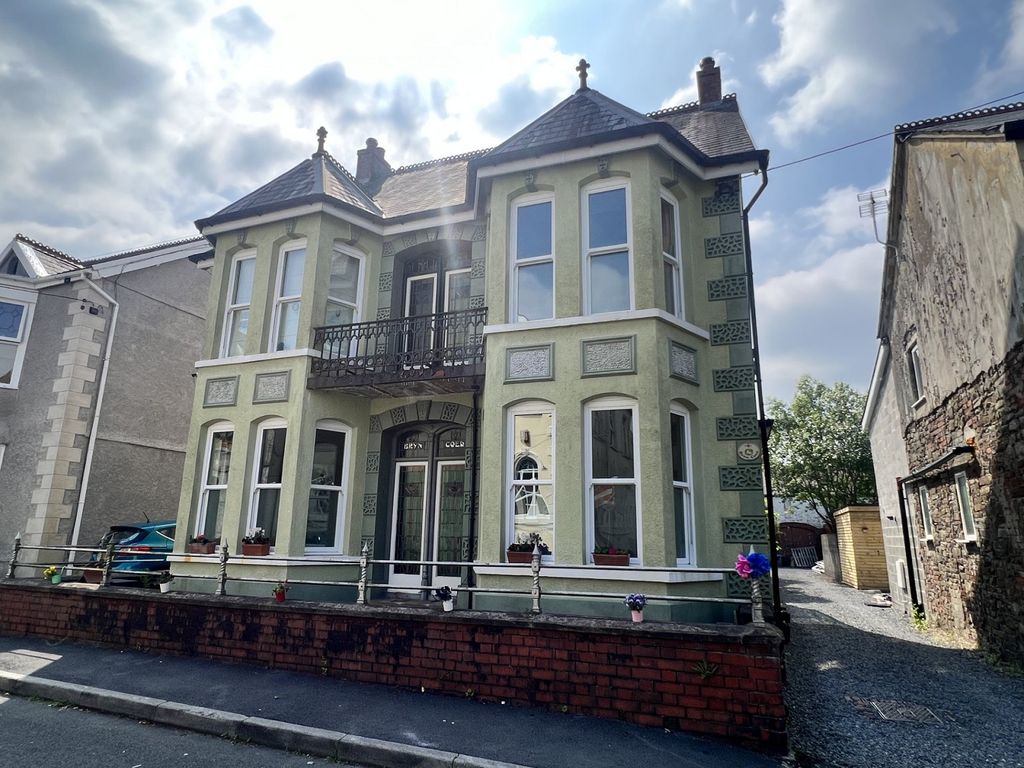 4 bed detached house for sale in High Street, Glanamman, Ammanford