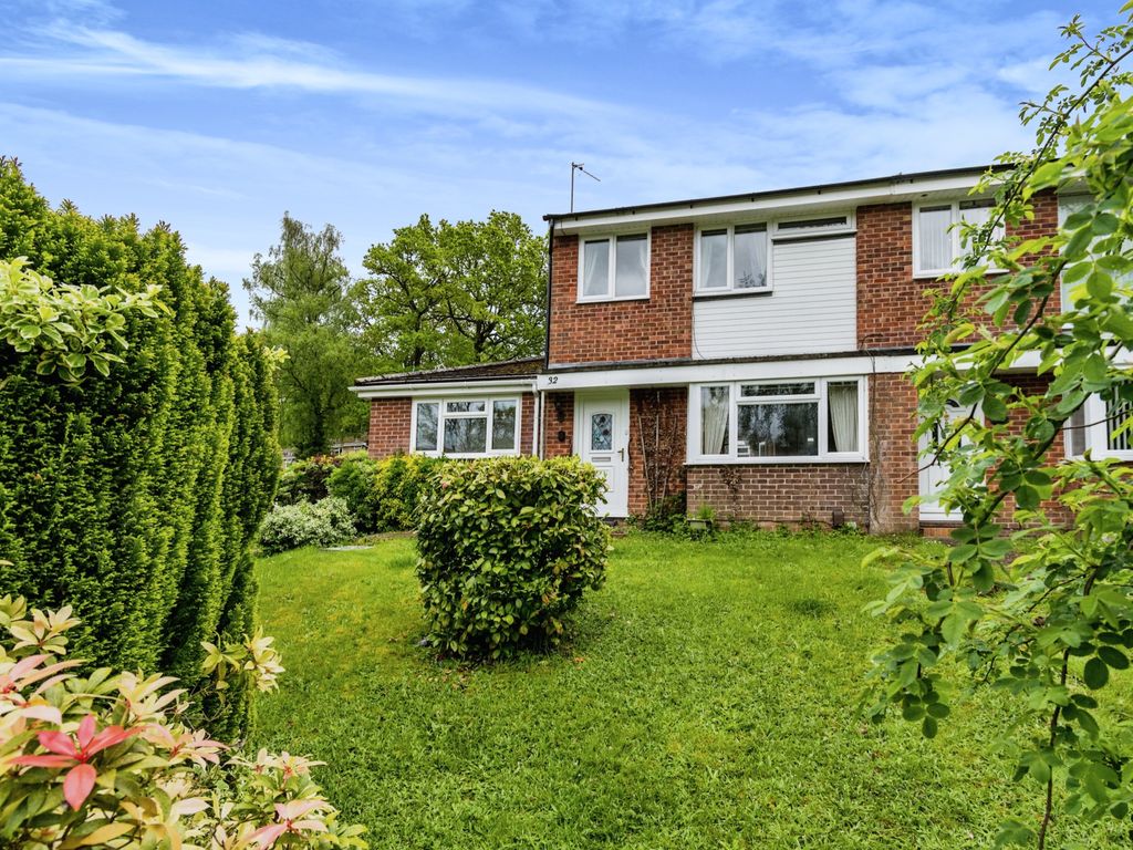 3 bed end terrace house for sale in Oakwood Drive, Southampton