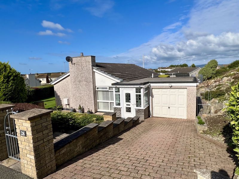 3 bed bungalow for sale in Trefonnen Estate, Holyhead LL65, £275,000