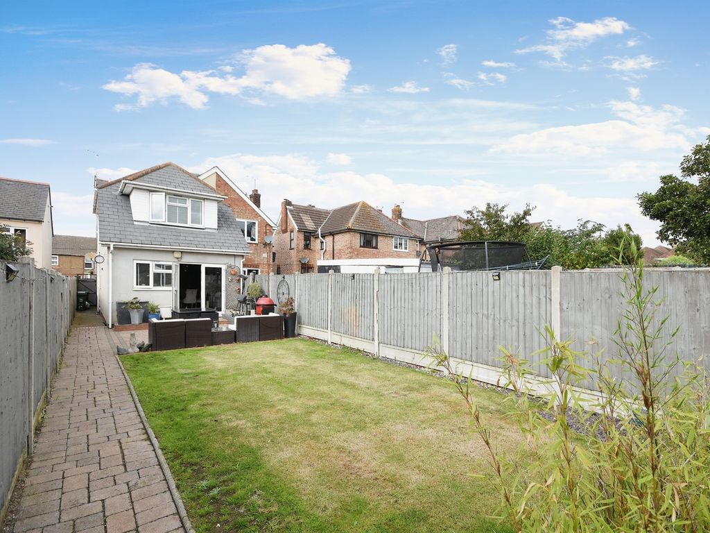 4 bed semidetached house for sale in Chapel Hill, Braintree CM7, £