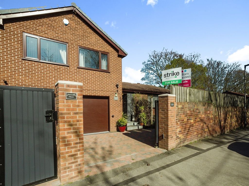 3 bed detached house for sale in Northfield Lane, South Kirkby