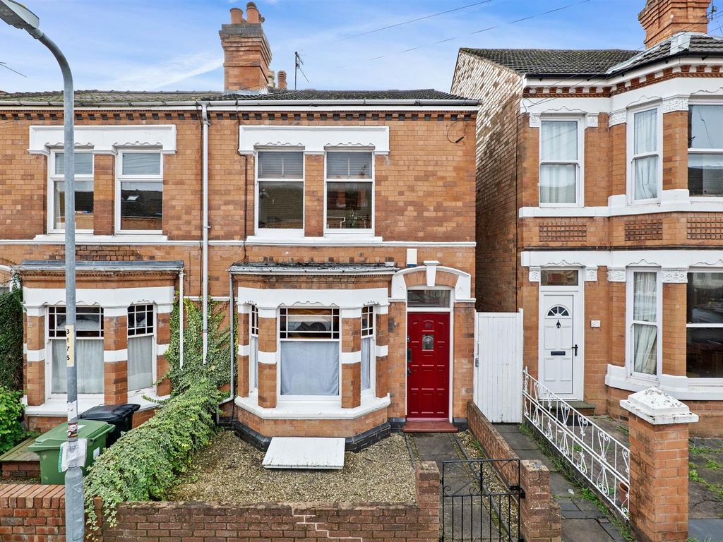 2 bed end terrace house for sale in Woolhope Road, Worcester WR5, £