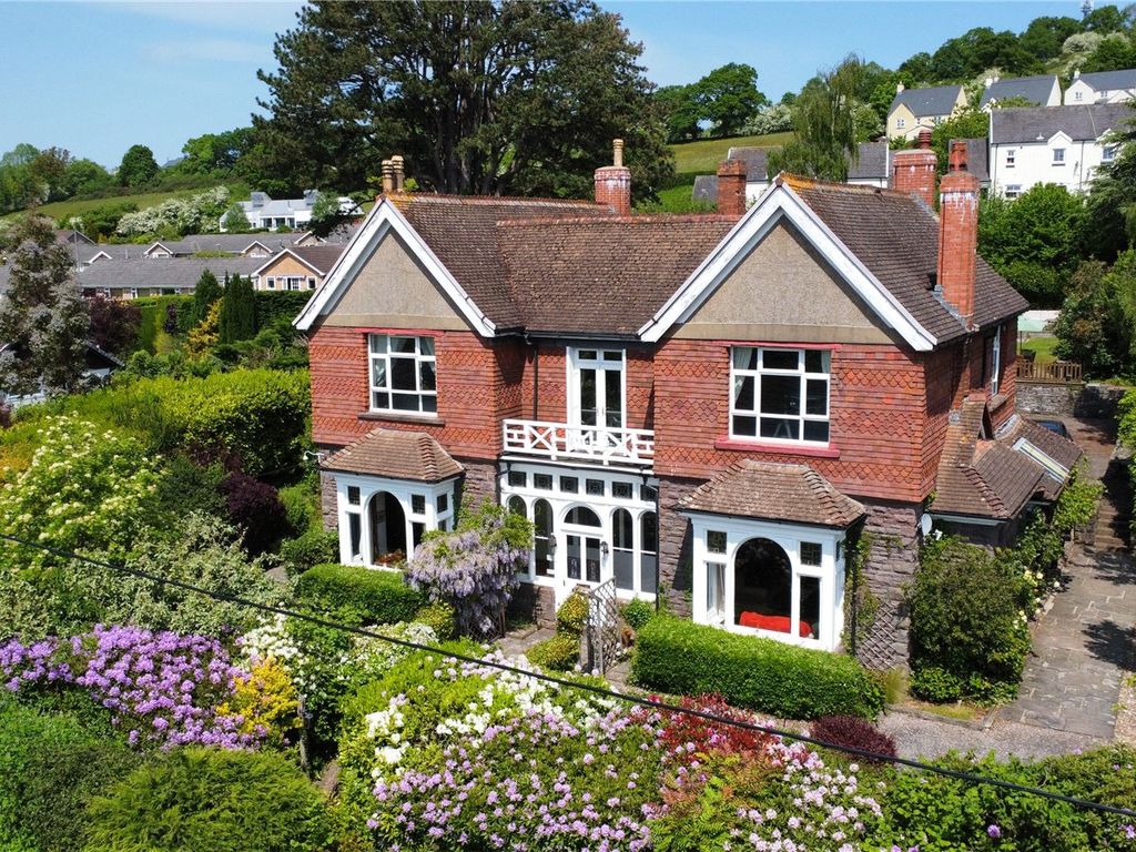 6 bed detached house for sale in Camden Road, Brecon, Powys LD3, £