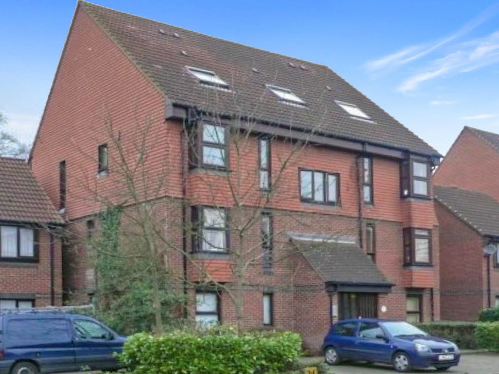 4 bed block of flats for sale in Clowser Close, Sutton SM1, £750,000
