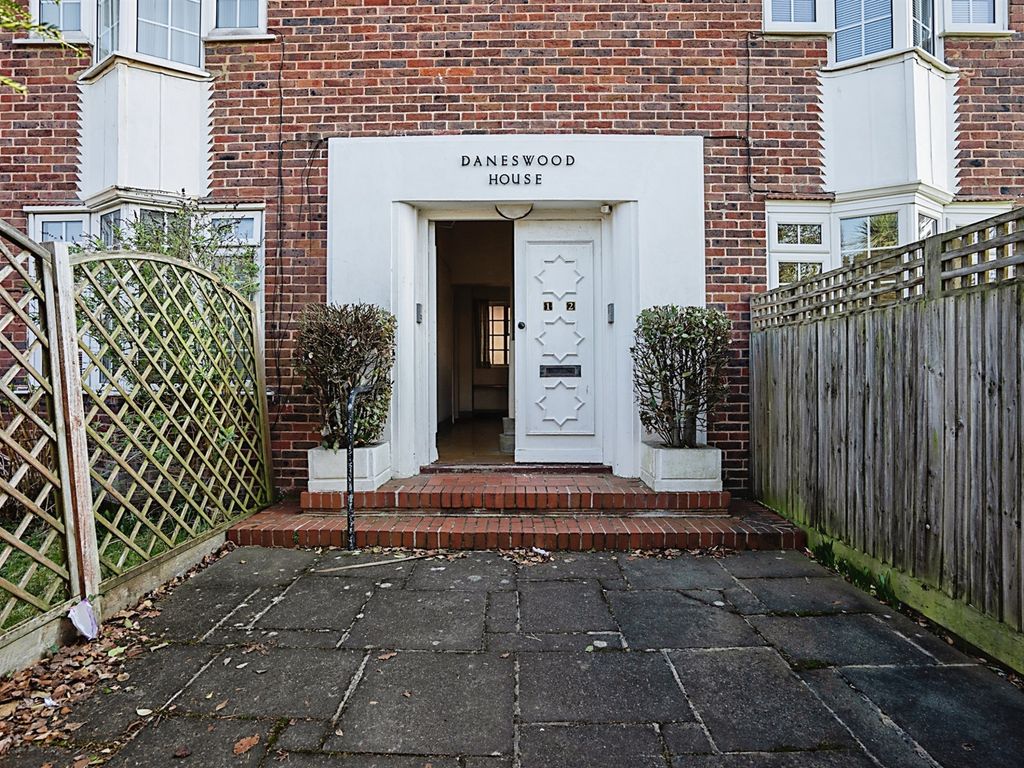 2 bed flat for sale in Southview Drive, Worthing BN11 Zoopla