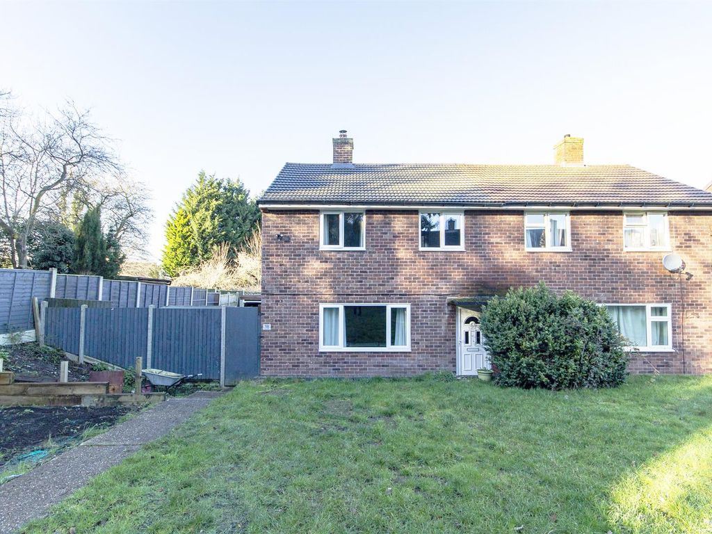 3 bed semidetached house for sale in Downlands, Brimington