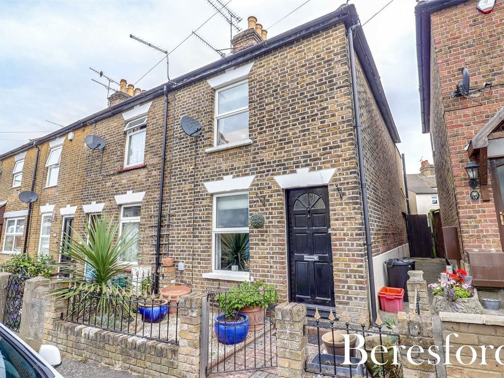 3 bed end terrace house for sale in Tower Hill, Brentwood CM14, £