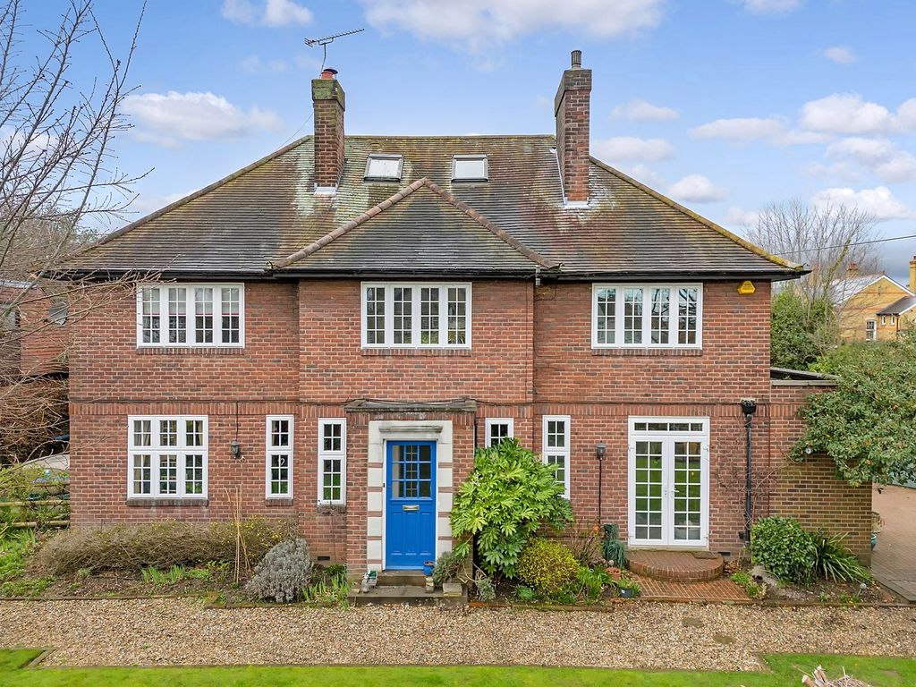 6 bed detached house for sale in Moulsham Street, Chelmsford CM2, £