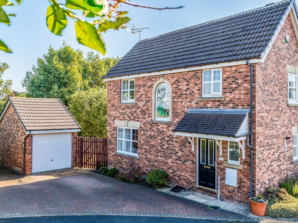 3 bed semidetached house for sale in Summerbank Close, Drighlington