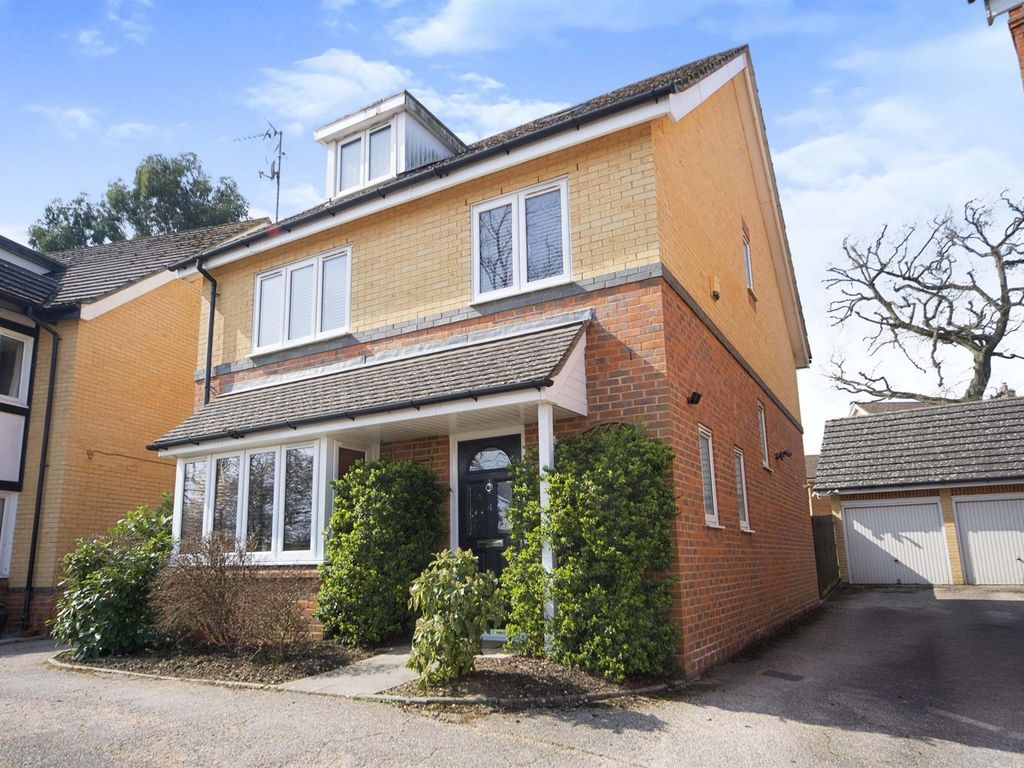 5 bed detached house for sale in Gosse Close, Hoddesdon EN11 Zoopla
