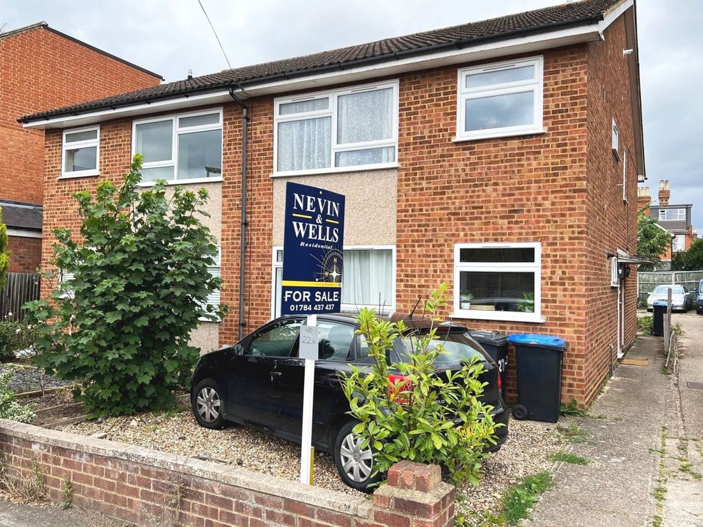 2 bed for sale in Queens Road, Egham, Surrey TW20, £265,000