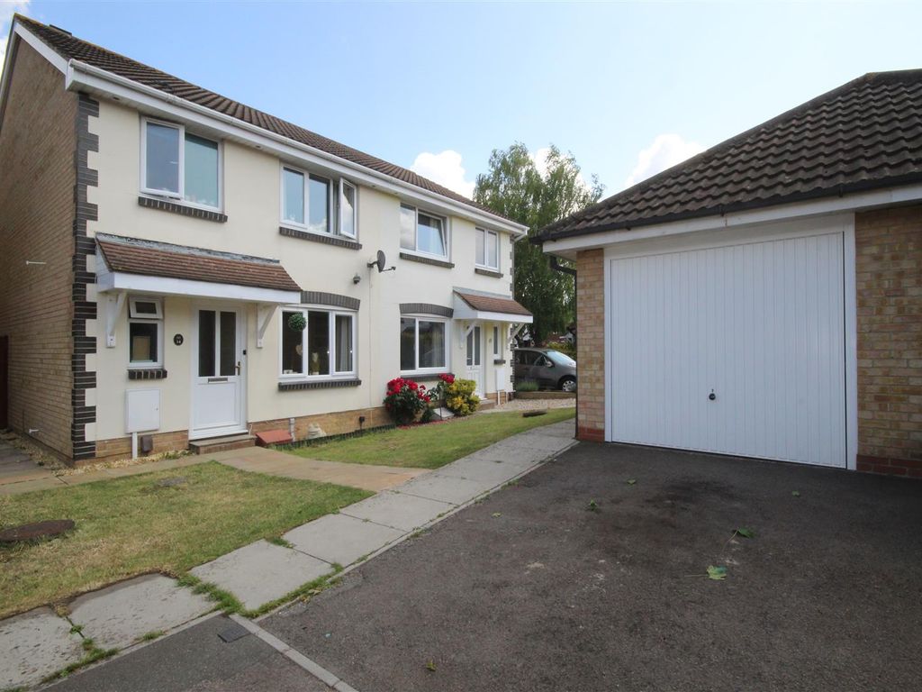 3 bed semidetached house to rent in Pirton Meadow, Churchdown