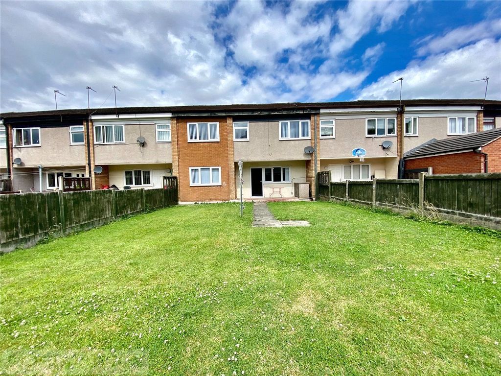 4 bed town house for sale in Orsett Close, Manchester, Greater
