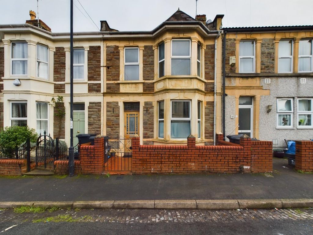 2 bed property for sale in Witchell Road, Redfield, Bristol BS5, £