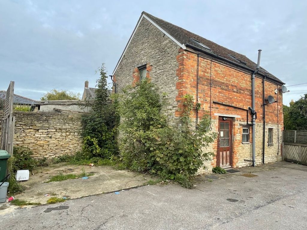 2 bed block of flats for sale in Flats 1 & 2 Longbow Barn, Crumps Butts