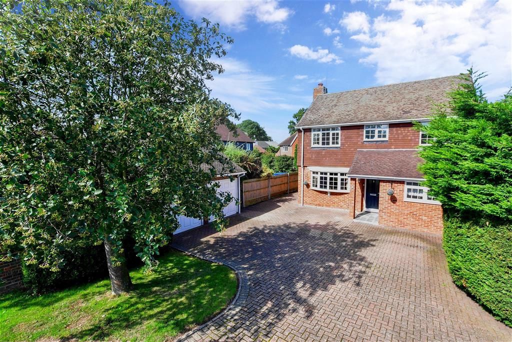 4 bed detached house for sale in Gibbs Hill, Headcorn, Ashford, Kent