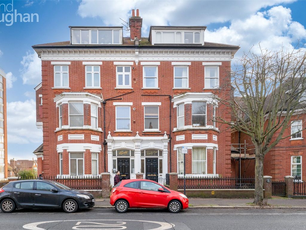 2 bed flat for sale in Cromwell Road, Hove BN3, £400,000 Zoopla