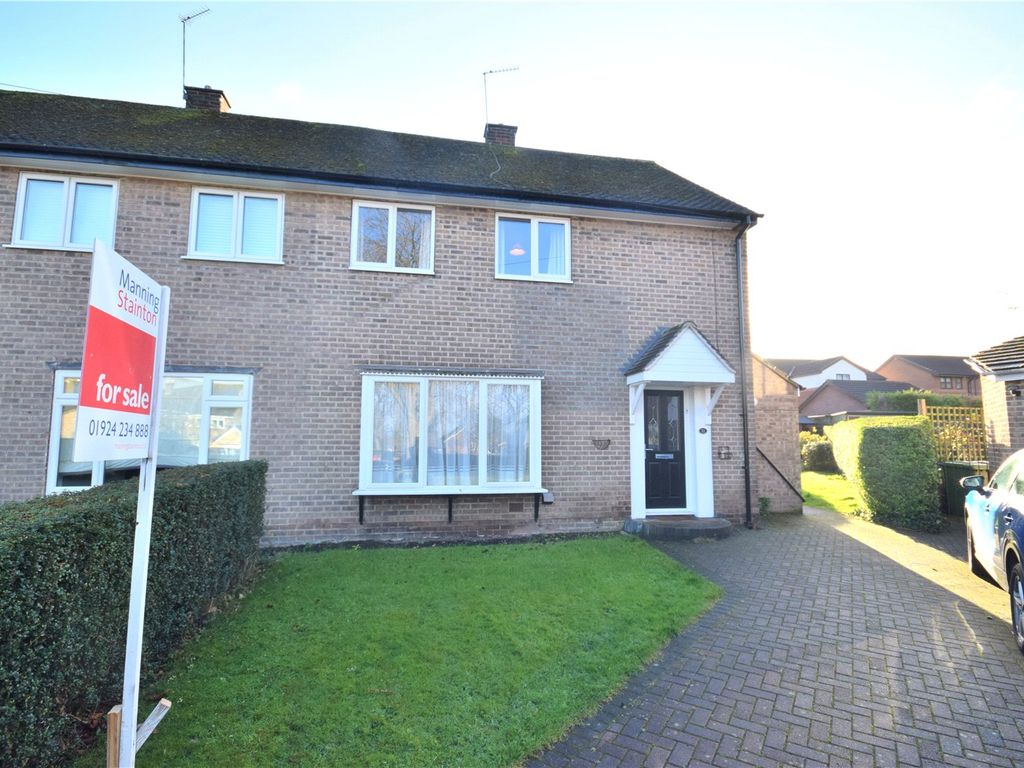 3 bed semidetached house for sale in Waterton Close, Walton, Wakefield WF2 Zoopla