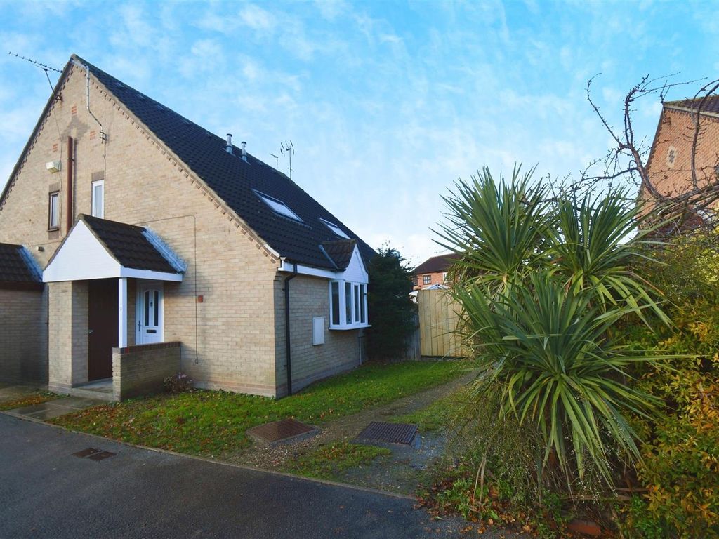 1 bed semidetached house for sale in Brandon Way, Kingswood, Hull HU7