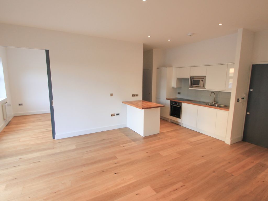 1 bed flat for sale in Oldfield Road, Hampton TW12, £250,000 Zoopla