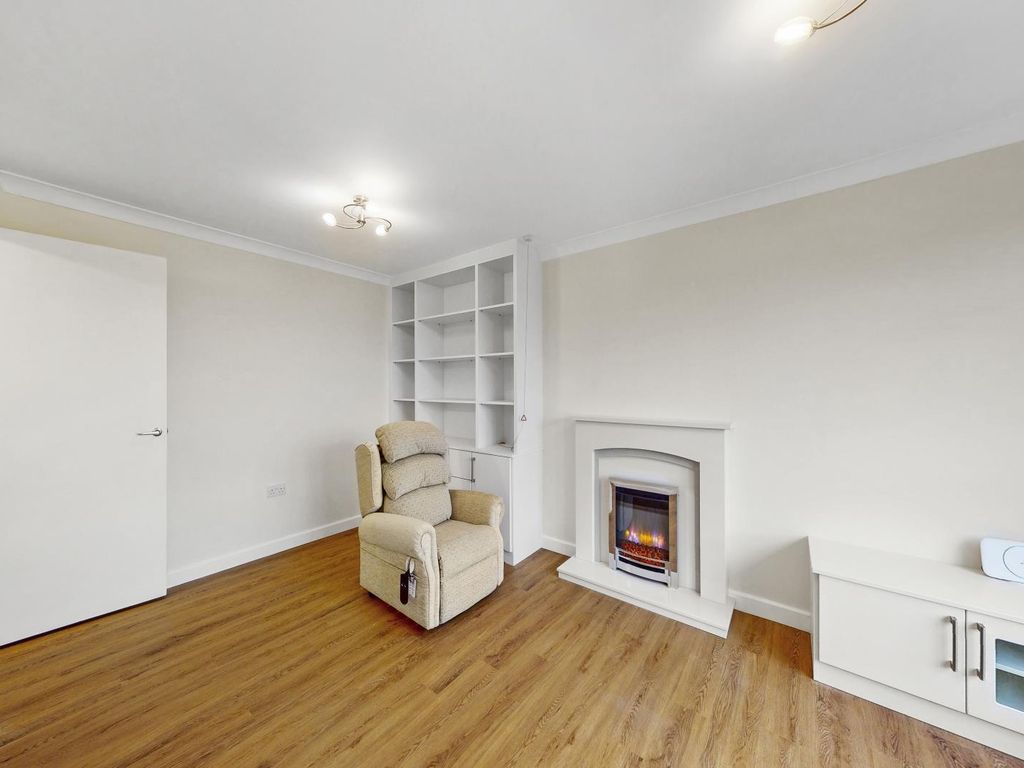 1 bed property for sale in Mayo Court, Ealing W13, £289,950 Zoopla