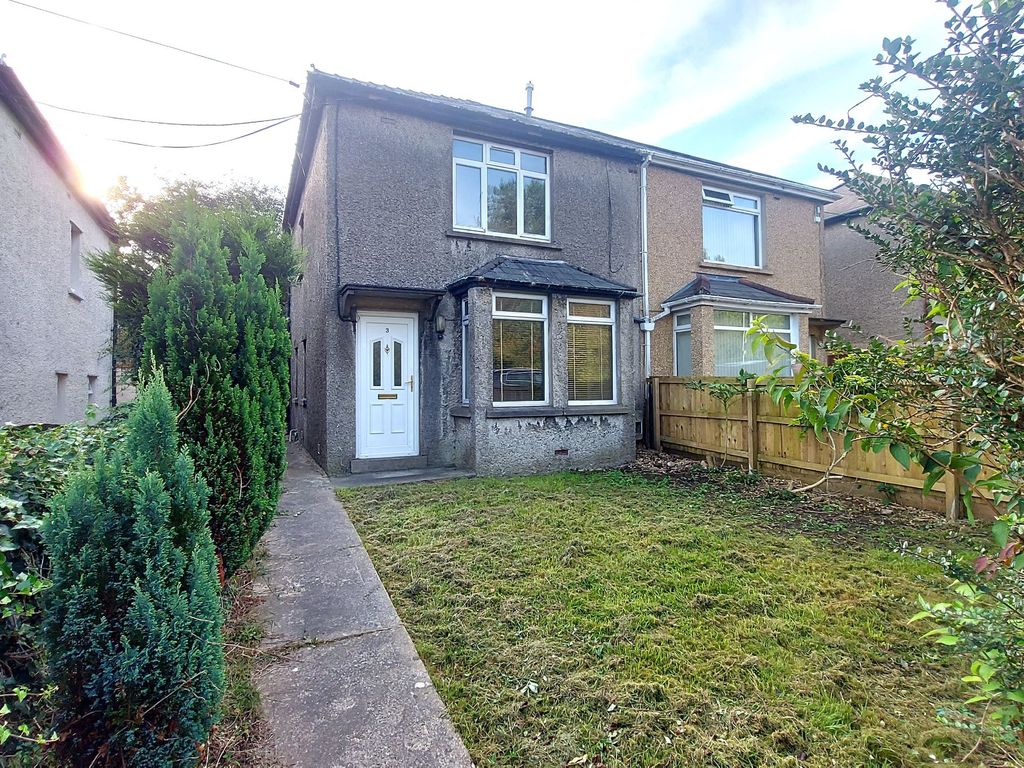 3 bed semidetached house to rent in Pandy Road, Croespenmaen, Crumlin
