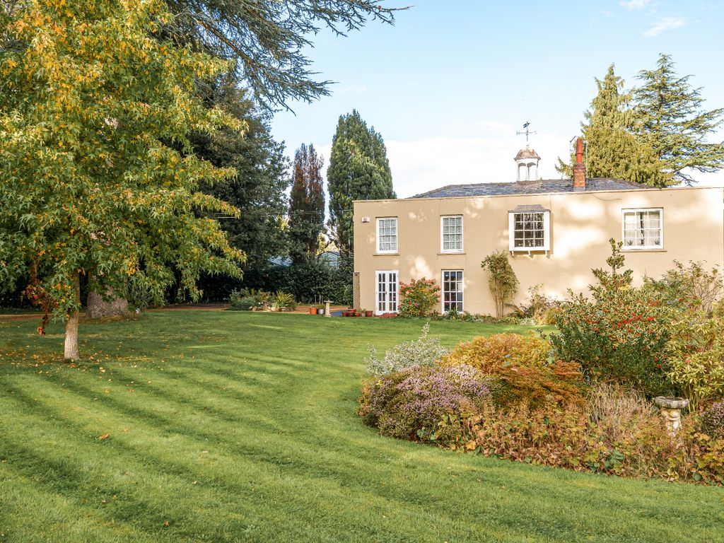 3 bed end terrace house for sale in Bevere Green, Bevere, Worcester WR3