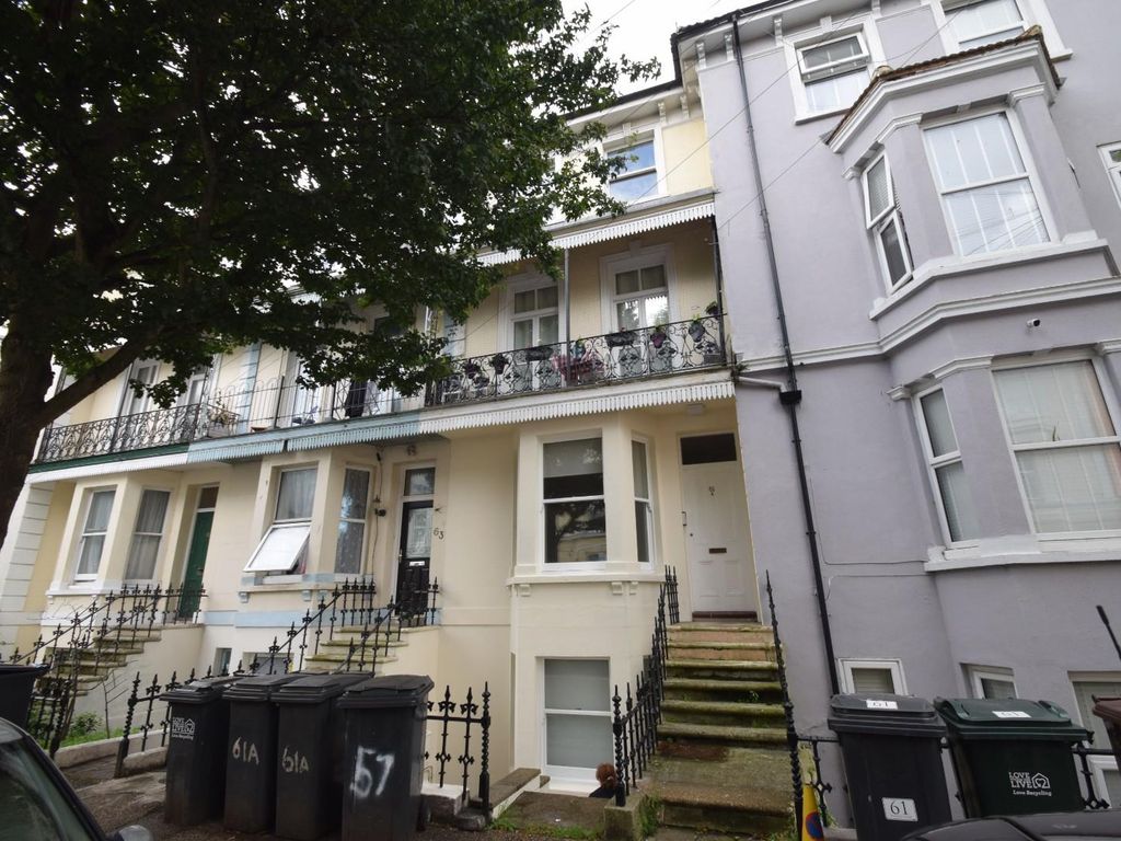 2 bed flat for sale in Pevensey Road, Eastbourne BN21, £165,000 Zoopla