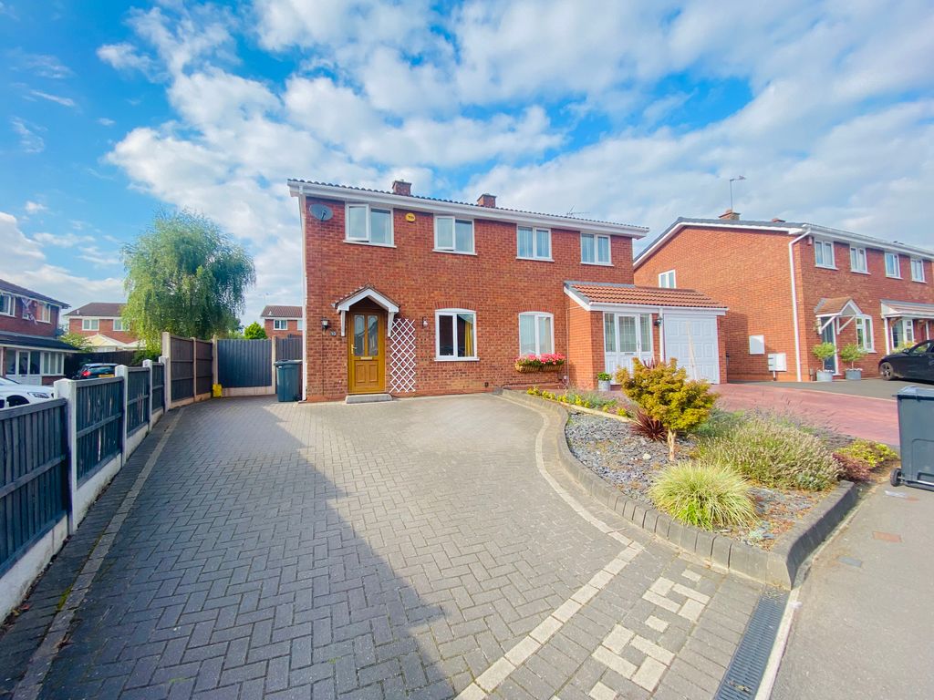 3 bed semidetached house for sale in Rosewood Drive, Willenhall WV12
